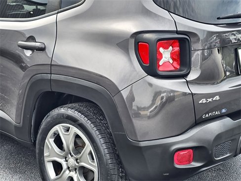 Used 2019 Jeep Renegade Latitude w/ Cold Weather Group image 13
