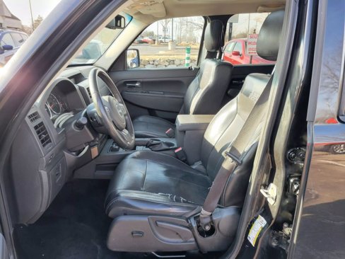 Used 2012 Jeep Liberty Sport image 2