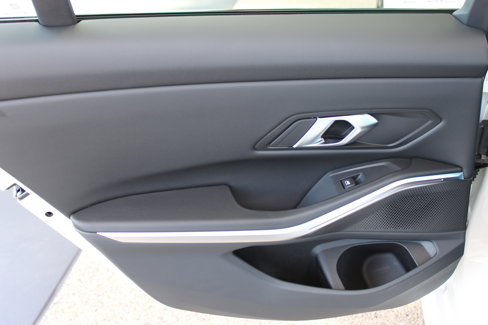 Used 2025 BMW 330i Sedan w/ M Sport Package image 22