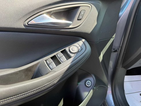 Used 2022 Buick Encore GX Select w/ Sport Touring Package image 14