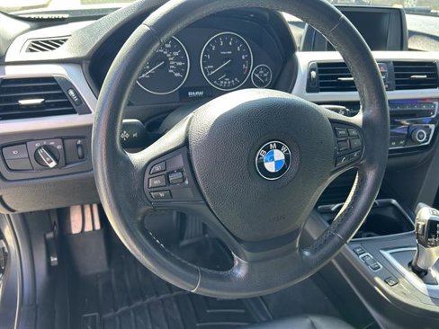 Used 2016 BMW 320i Sedan image 9