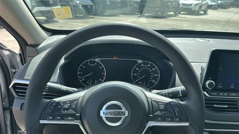 Used 2022 Nissan Altima 2.5 SV image 18