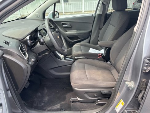 Used 2020 Chevrolet Trax LT image 12