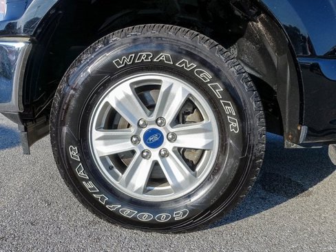 Used 2018 Ford F150 XLT w/ Trailer Tow Package image 16