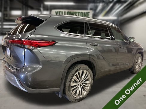 Used 2020 Toyota Highlander Platinum image 4