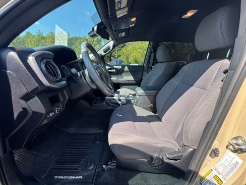 Used 2018 Toyota Tacoma TRD Sport image 5