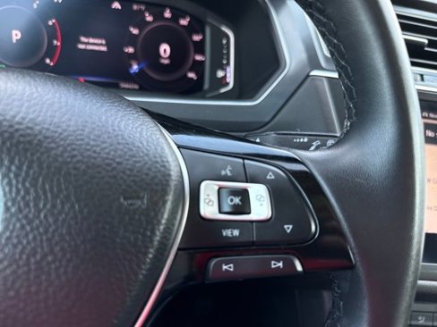 Used 2020 Volkswagen Tiguan SEL image 18