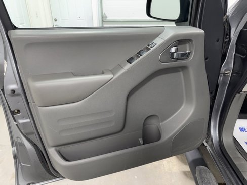 Used 2018 Nissan Frontier SV image 10