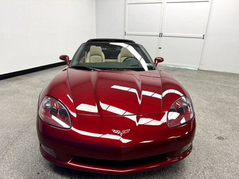 Used 2006 Chevrolet Corvette Coupe w/ Preferred Equipment Group image 2