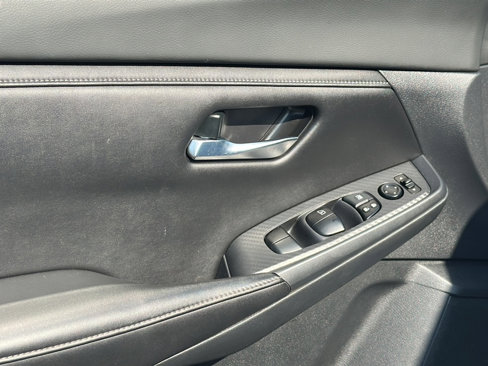 Used 2022 Nissan Sentra SV image 16