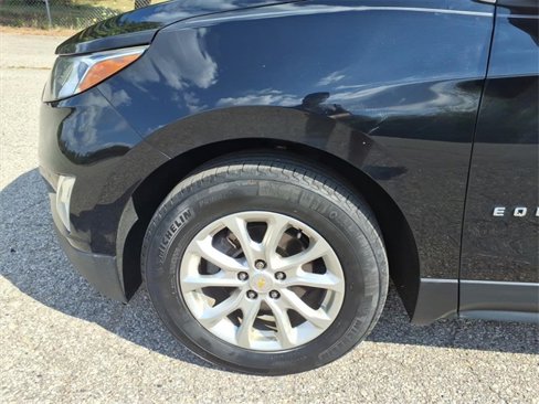 Used 2018 Chevrolet Equinox LS image 4