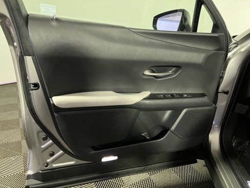 Used 2021 Lexus UX 200 image 24