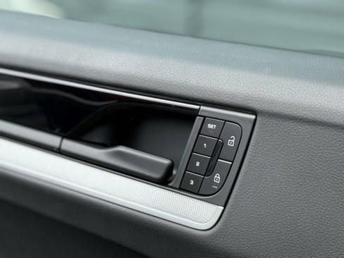 Certified 2024 Porsche Cayenne image 14