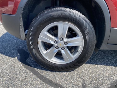 Used 2022 Chevrolet Trax LT w/ LT Convenience Package image 9