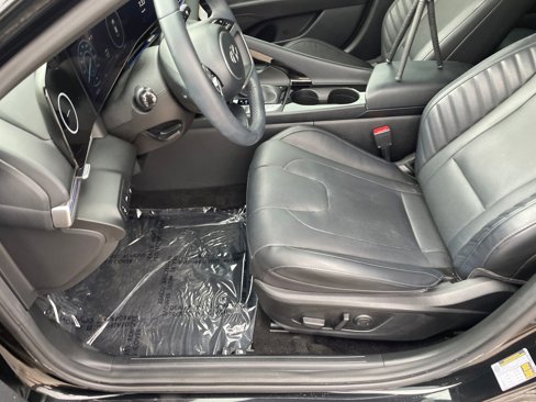 Used 2023 Hyundai Elantra Limited image 18