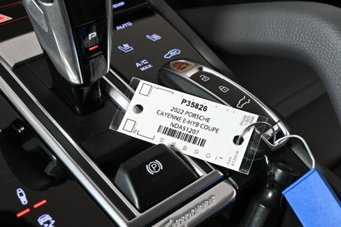 Certified 2022 Porsche Cayenne E-Hybrid Coupe image 15