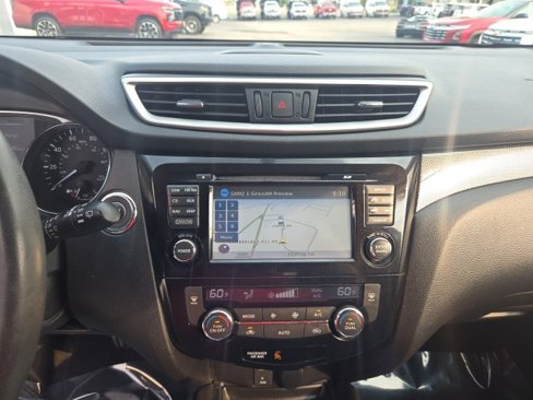 Used 2014 Nissan Rogue SL image 18