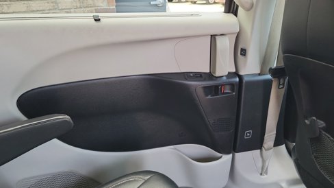 Used 2019 Chrysler Pacifica Touring-L image 17