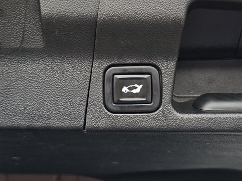 Used 2021 GMC Acadia AT4 w/ Technology Package image 11