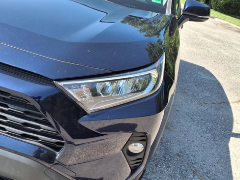 Used 2019 Toyota RAV4 XLE image 3