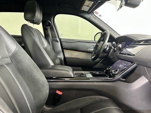 Used 2019 Land Rover Range Rover Velar R-Dynamic SE image 19