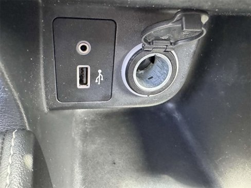 Used 2019 Nissan Kicks S image 29