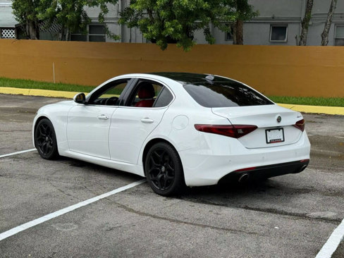 Used 2019 Alfa Romeo Giulia Ti image 7