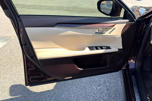 Used 2016 Lexus ES 300h image 20
