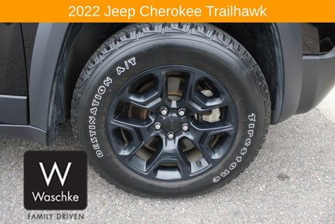 Used 2022 Jeep Cherokee Trailhawk w/ Sun, Sound & Nav Group image 15