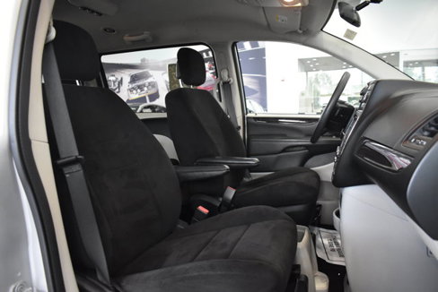 Used 2012 Dodge Grand Caravan SE image 25