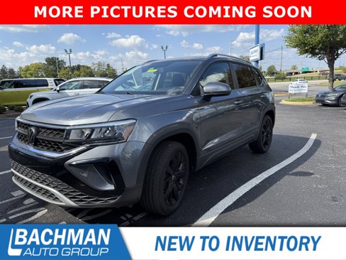Used 2022 Volkswagen Taos SE image 3