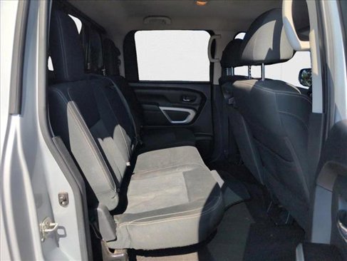 Used 2019 Nissan Titan SV image 20