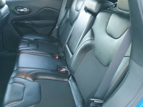 Used 2020 Jeep Cherokee Latitude Plus image 13