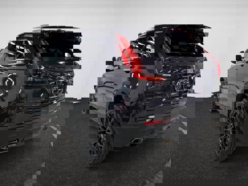 Used 2022 Cadillac XT4 Luxury w/ LPO, Onyx Lite Package image 3
