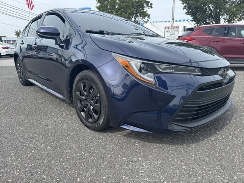 Used 2023 Toyota Corolla LE image 3