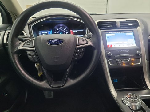 Used 2019 Ford Fusion SE image 22