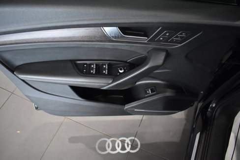 Used 2021 Audi Q5 Premium Plus w/ Premium Plus Package image 33
