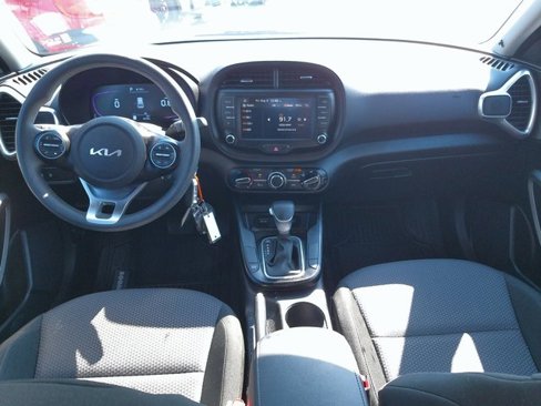 Used 2023 Kia Soul LX image 9
