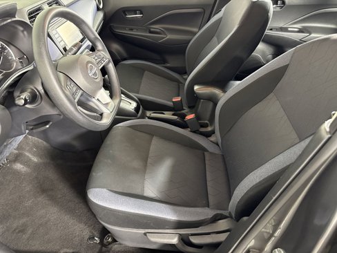 Used 2023 Nissan Versa SV image 7