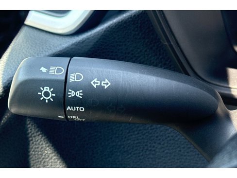 Used 2025 Toyota Corolla SE image 35