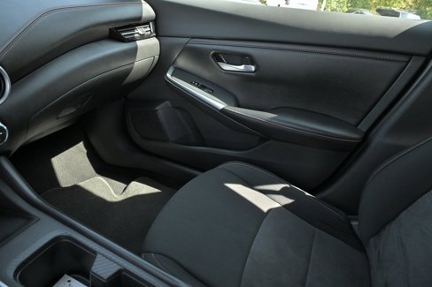 Used 2022 Nissan Sentra SR w/ Electronics Package image 23