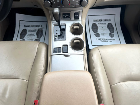 Used 2013 Toyota Highlander SE image 19
