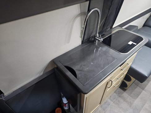 Used 2019 Mercedes-Benz Sprinter 2500 image 20