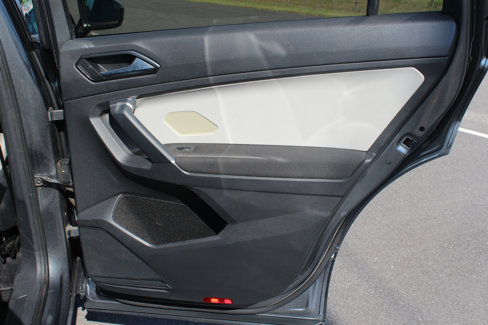 Used 2018 Volkswagen Tiguan S image 50