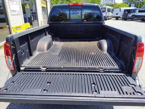 Used 2010 Nissan Frontier SE w/ SE Value Truck Pkg image 15