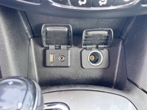 Used 2018 Chevrolet Cruze LT w/ Convenience Package image 11