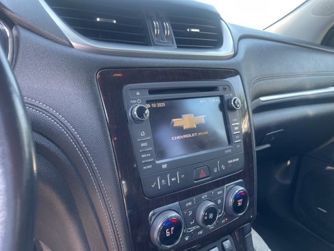 Used 2017 Chevrolet Traverse Premier image 7