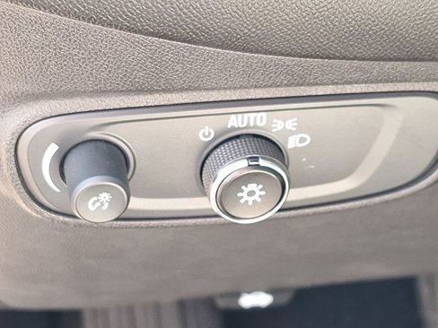 Used 2022 Chevrolet Equinox LT image 21
