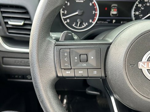 Used 2023 Nissan Rogue S image 38