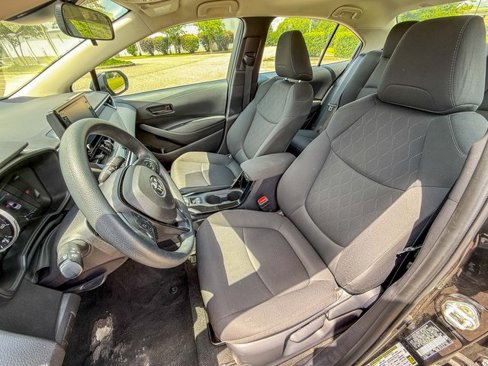 Used 2022 Toyota Corolla LE image 15